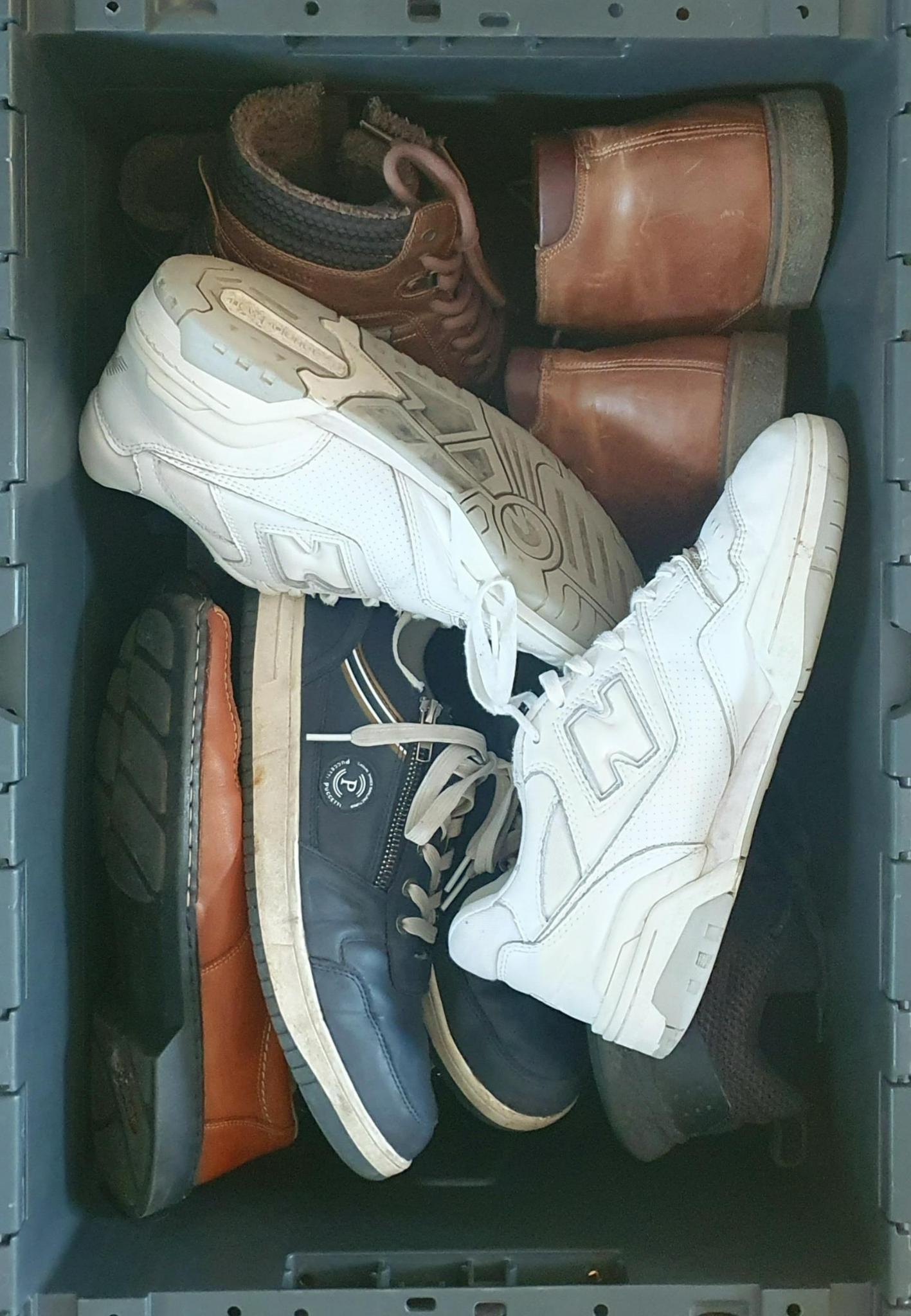 liebebox-gefuellt-mit-schuhen